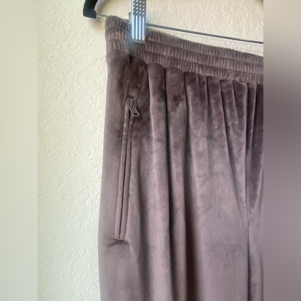 SKIMS Velour Joggers Pants ~ Size Medium - Picture 6 of 9
